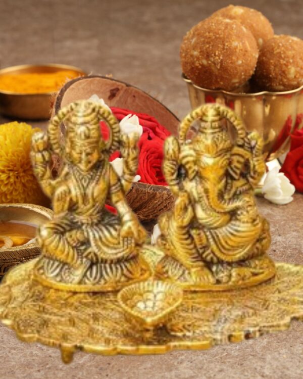 Lord-Laxmi-Ganesh-Idol-Statue-On-Lotus-Flower-with-Diya-Murti-Pooja-Figurine.